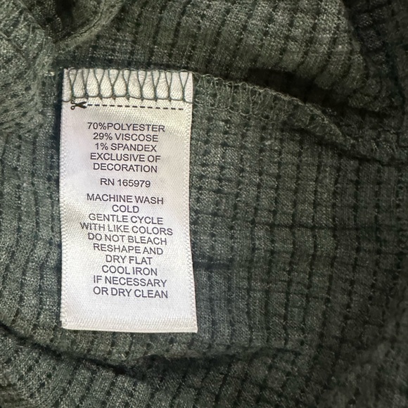 Cable & Gauge Olive Sleeveless Blouse - Picture 6 of 9